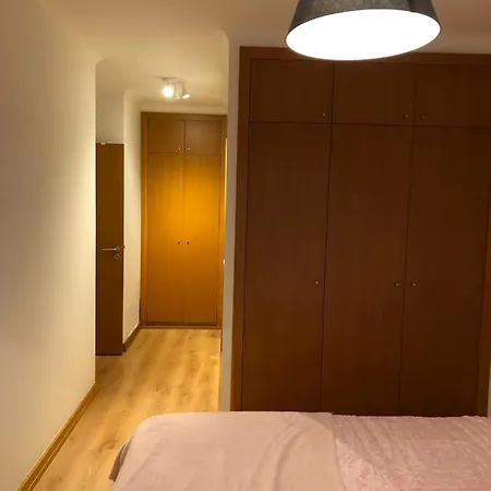 Apartamento Inteiro, Simples E Luxuoso, 13 Piso. Lisboa