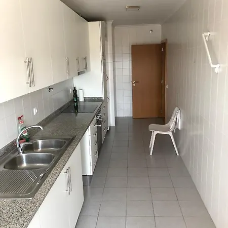Apartamento Apartamento Inteiro, Simples E Luxuoso, 13 Piso. Lisboa
