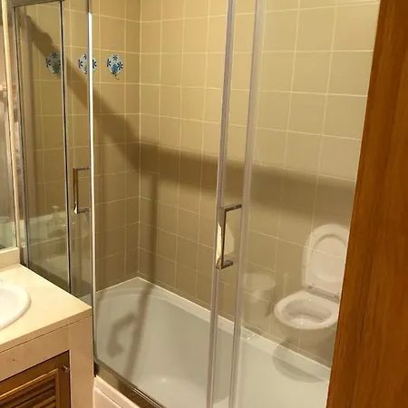 Apartamento Inteiro, Simples E Luxuoso, 13 Piso. Apartamento *